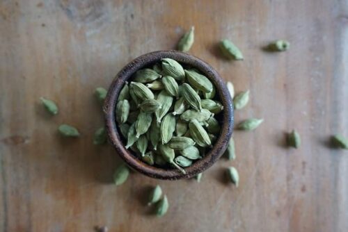 Organic Whole Green Aromatic Cardamom - Image 5